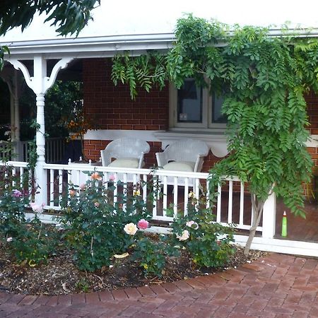 Lakeside Bed & Breakfast เพิร์ท ภายนอก รูปภาพ